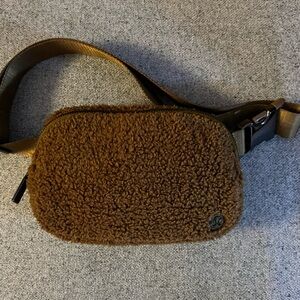 Lululemon Everywhere Belt Bag - Brown Fleece